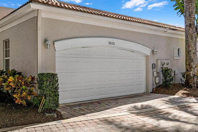 7655 Estuary Court, West Palm Beach, FL 33412