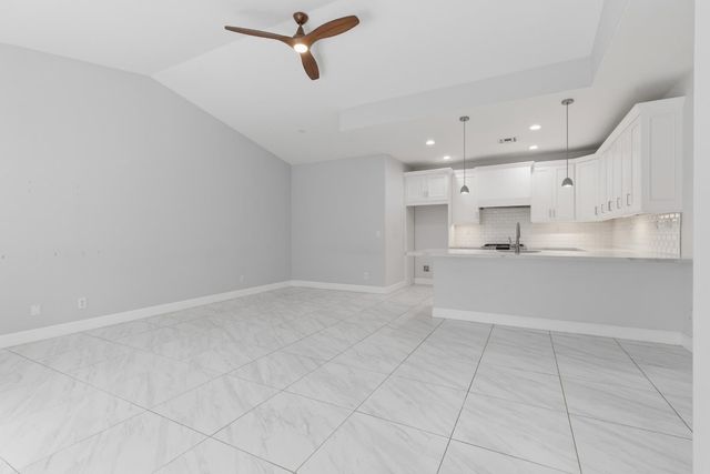 2343 Marina Glen Way, Sacramento, CA 95833