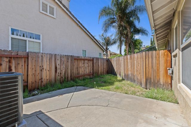2343 Marina Glen Way, Sacramento, CA 95833