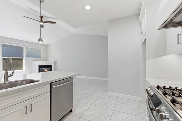 2343 Marina Glen Way, Sacramento, CA 95833