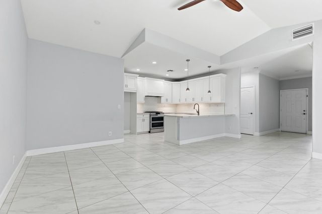 2343 Marina Glen Way, Sacramento, CA 95833