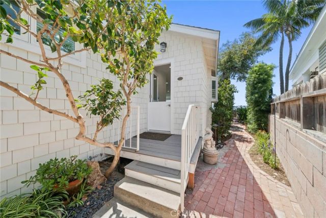 112 S Bay Front, Newport Beach, CA 92662