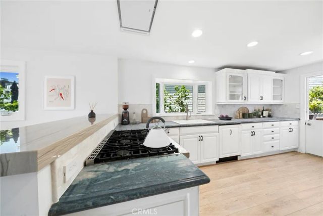 112 S Bay Front, Newport Beach, CA 92662