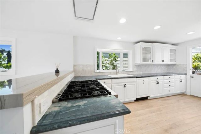 112 S Bay Front, Newport Beach, CA 92662