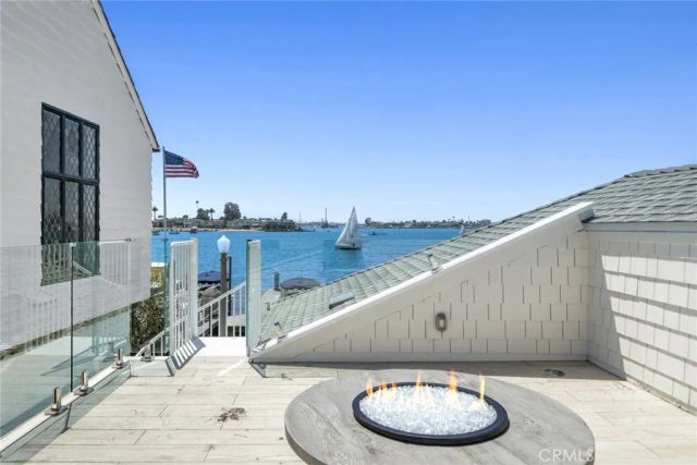 112 S Bay Front, Newport Beach, CA 92662