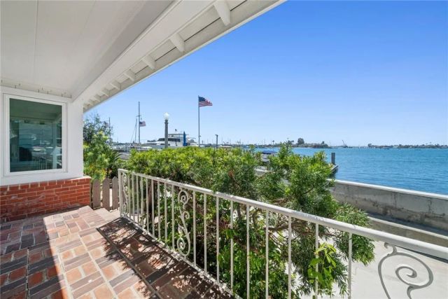 112 S Bay Front, Newport Beach, CA 92662