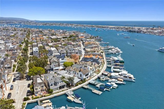 112 S Bay Front, Newport Beach, CA 92662