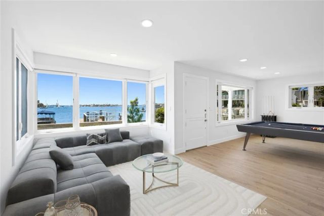 112 S Bay Front, Newport Beach, CA 92662