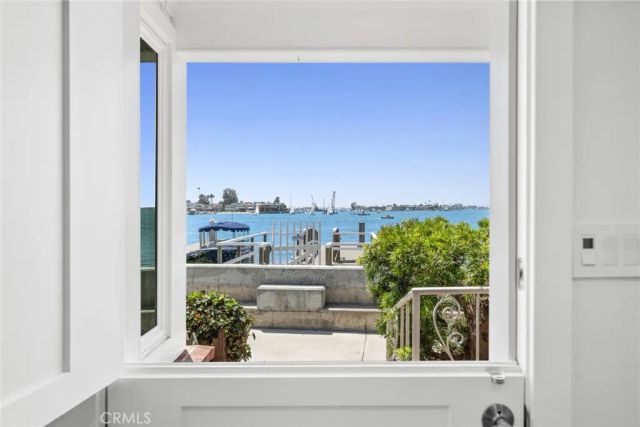 112 S Bay Front, Newport Beach, CA 92662
