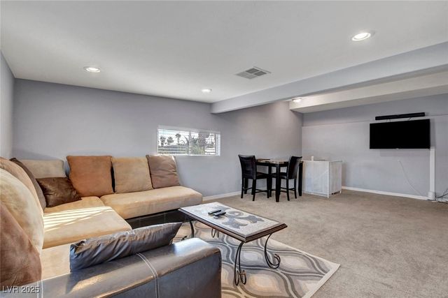 1729 East Desert Inn Road, Las Vegas, NV 89169