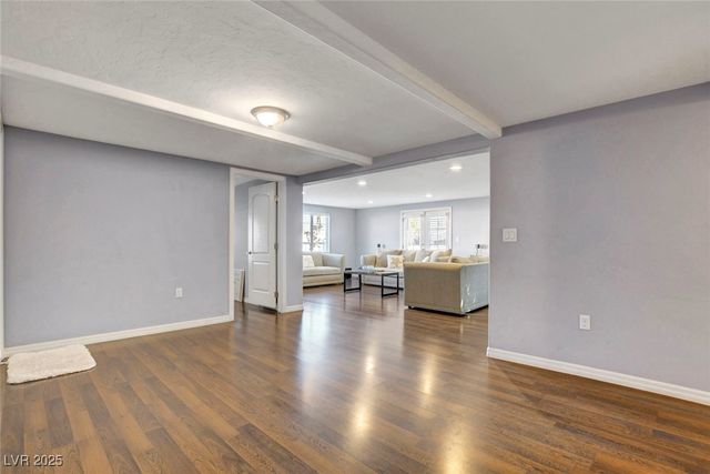 1729 East Desert Inn Road, Las Vegas, NV 89169