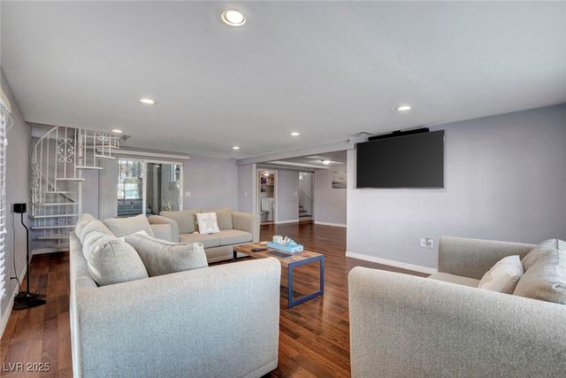 1729 East Desert Inn Road, Las Vegas, NV 89169