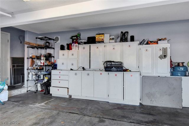 1729 East Desert Inn Road, Las Vegas, NV 89169