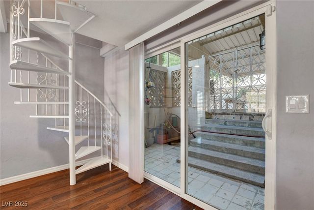 1729 East Desert Inn Road, Las Vegas, NV 89169