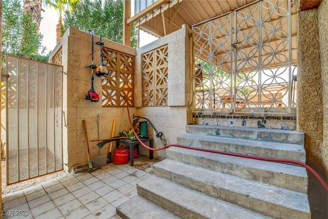 1729 East Desert Inn Road, Las Vegas, NV 89169