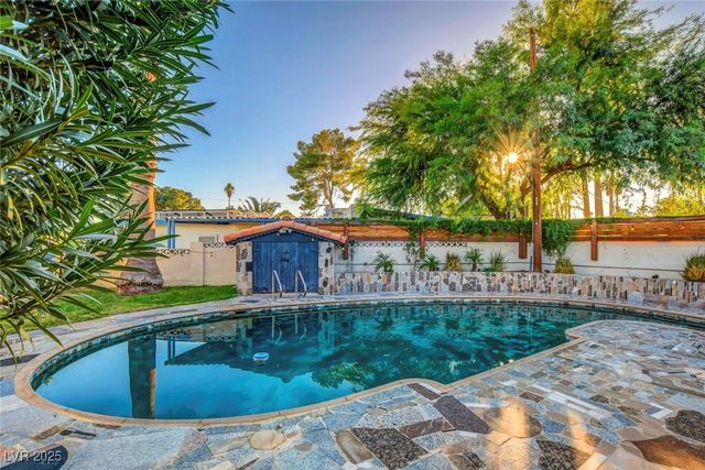 1729 East Desert Inn Road, Las Vegas, NV 89169