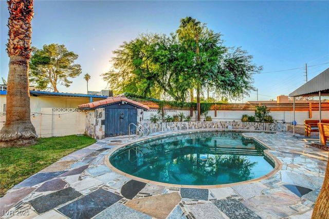 1729 East Desert Inn Road, Las Vegas, NV 89169