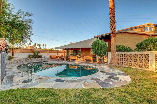 1729 East Desert Inn Road, Las Vegas, NV 89169