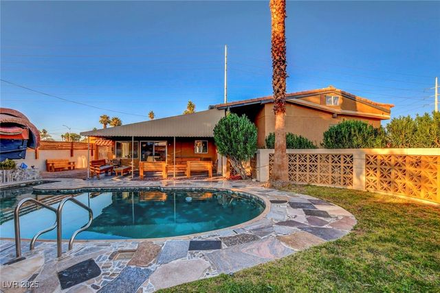 1729 East Desert Inn Road, Las Vegas, NV 89169