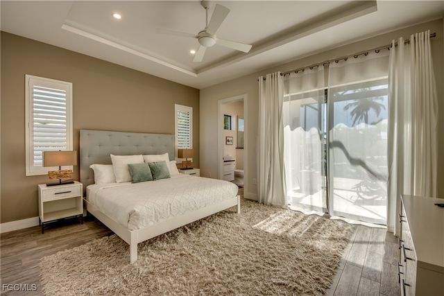 818 Montclaire CT, Cape Coral, FL 33904