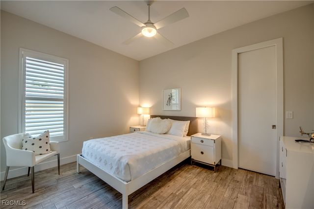 818 Montclaire CT, Cape Coral, FL 33904