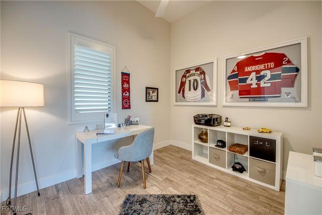 818 Montclaire CT, Cape Coral, FL 33904