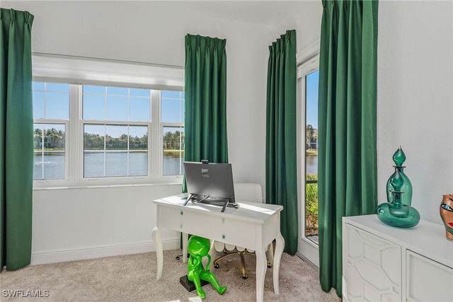 9234 Tesoro LN 104, Naples, FL 34114