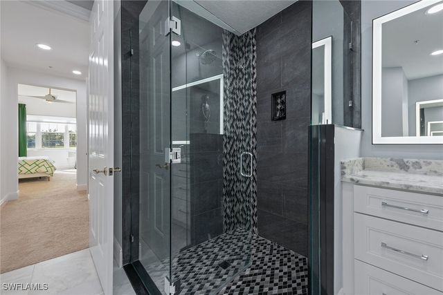 9234 Tesoro LN 104, Naples, FL 34114