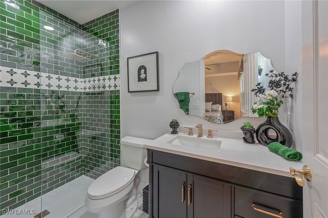 9234 Tesoro LN 104, Naples, FL 34114