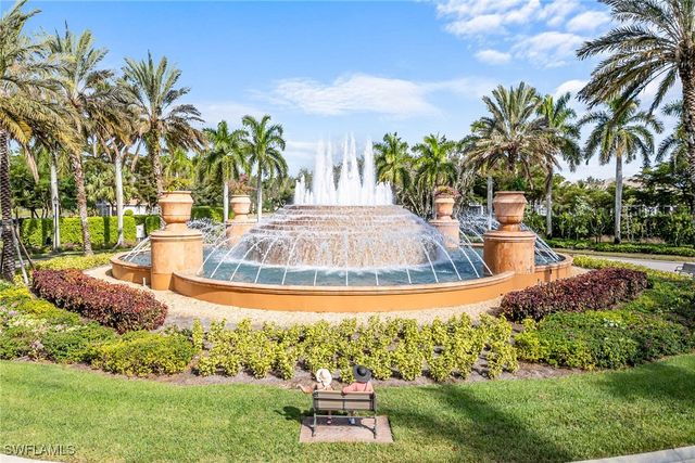 9234 Tesoro LN 104, Naples, FL 34114