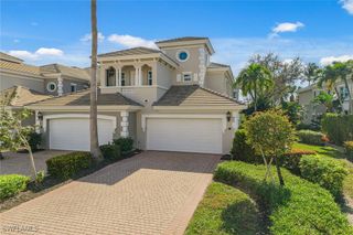 9234 Tesoro LN 104, Naples, FL 34114