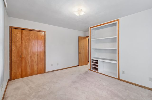 2535 Hull Avenue, Des Moines, IA 50317