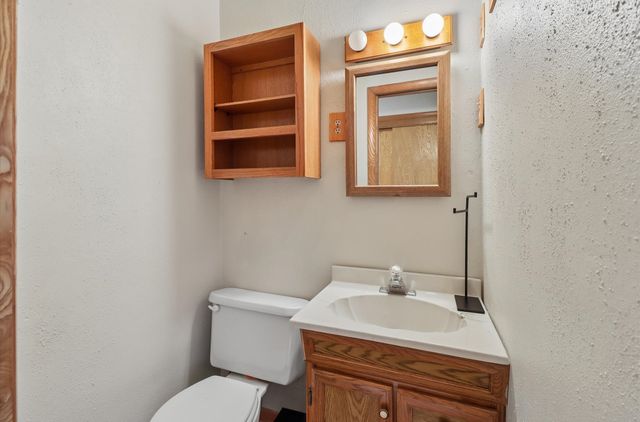 2535 Hull Avenue, Des Moines, IA 50317