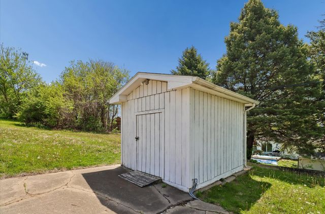 2535 Hull Avenue, Des Moines, IA 50317