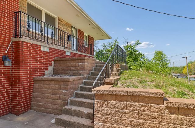 2535 Hull Avenue, Des Moines, IA 50317