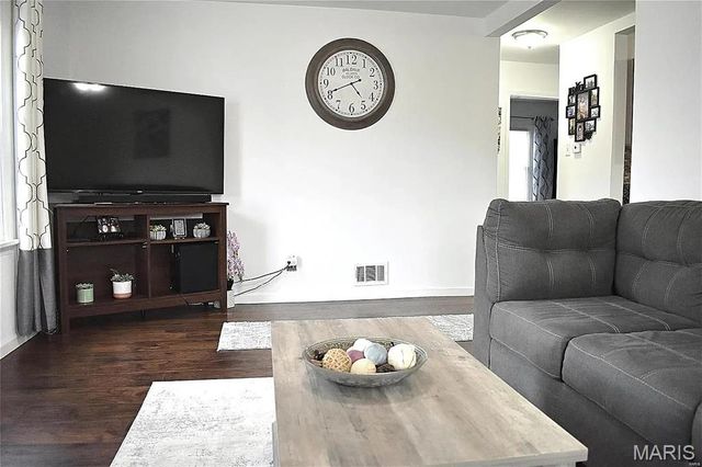 158 Betty Jean Lane, St Louis, MO 63125