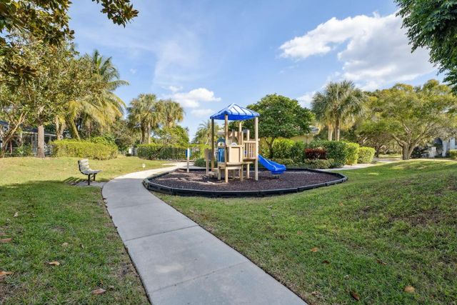 3855 Sabal Lakes Road, Delray Beach, FL 33445