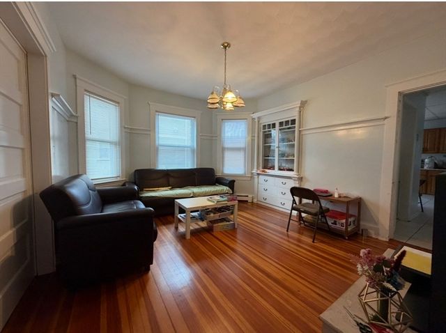 25 Hawthorne 1, Malden, MA 02148