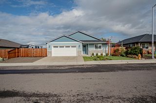 712 Nottingham Terrace, Eagle Point, OR 97524