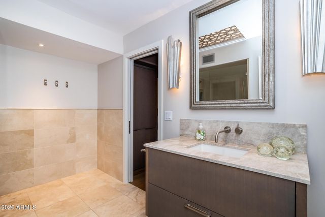 7500 E MCCORMICK Parkway 32, Scottsdale, AZ 85258
