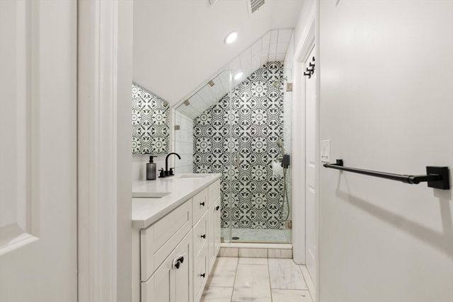 22 Radcliffe Rd. 2, Somerville, MA 02145