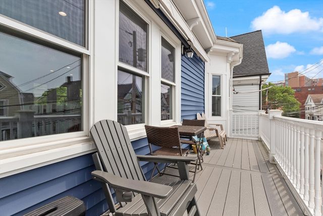 22 Radcliffe Rd. 2, Somerville, MA 02145