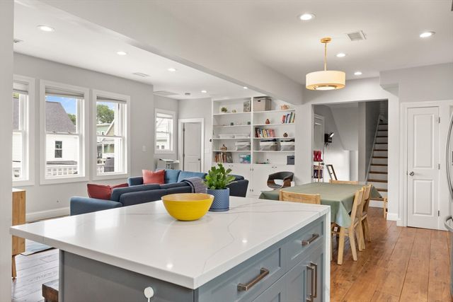 22 Radcliffe Rd. 2, Somerville, MA 02145