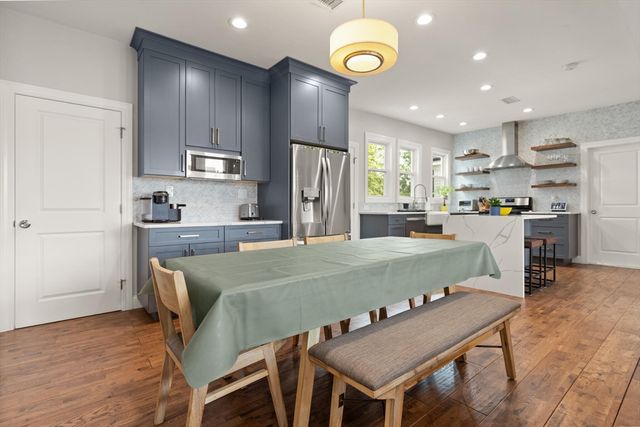 22 Radcliffe Rd. 2, Somerville, MA 02145