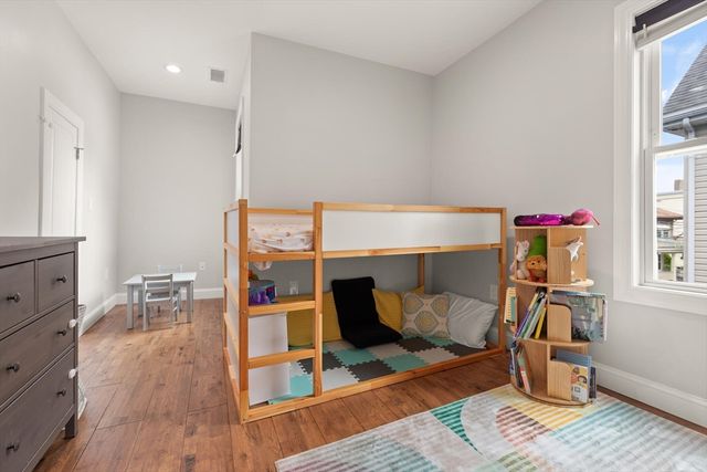 22 Radcliffe Rd. 2, Somerville, MA 02145