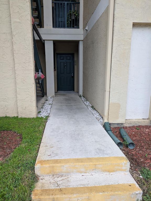 733 Riverside Drive 1214, Coral Springs, FL 33071