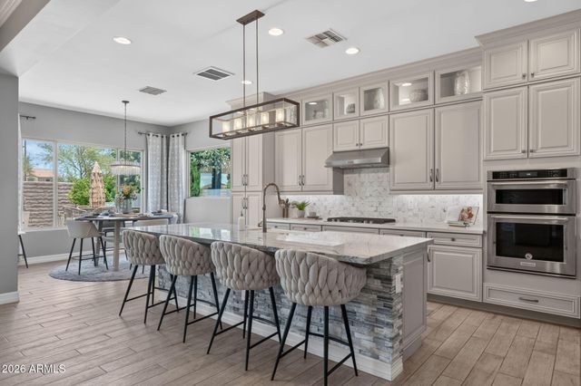 10322 E THATCHER Avenue, Mesa, AZ 85212