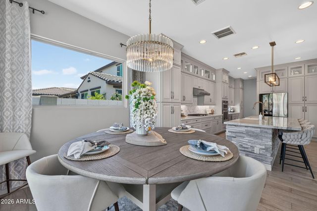 10322 E THATCHER Avenue, Mesa, AZ 85212