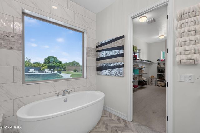 10322 E THATCHER Avenue, Mesa, AZ 85212