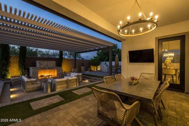 10322 E THATCHER Avenue, Mesa, AZ 85212
